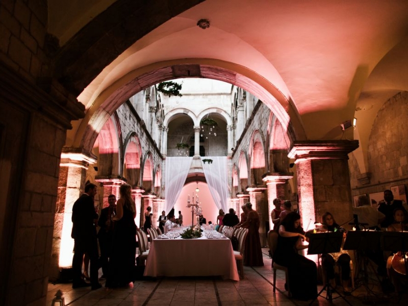 SPONZA PALACE RECEPTION